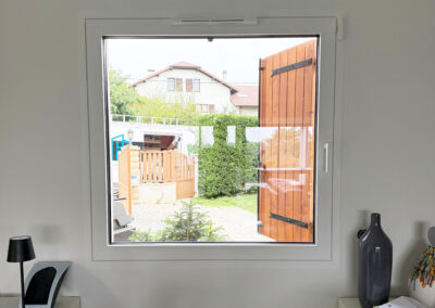 Fenêtre ALU RAL 9016 Mat & Structuré, gonds cachés